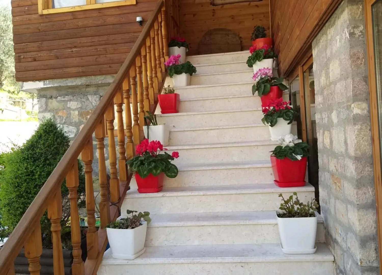 Hotel Shpija E Gjyshit Canaj