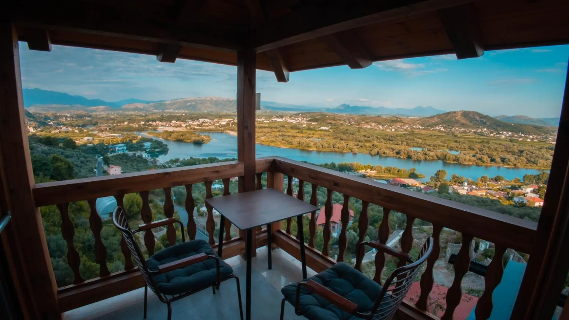 Hotel Shpija E Gjyshit Canaj