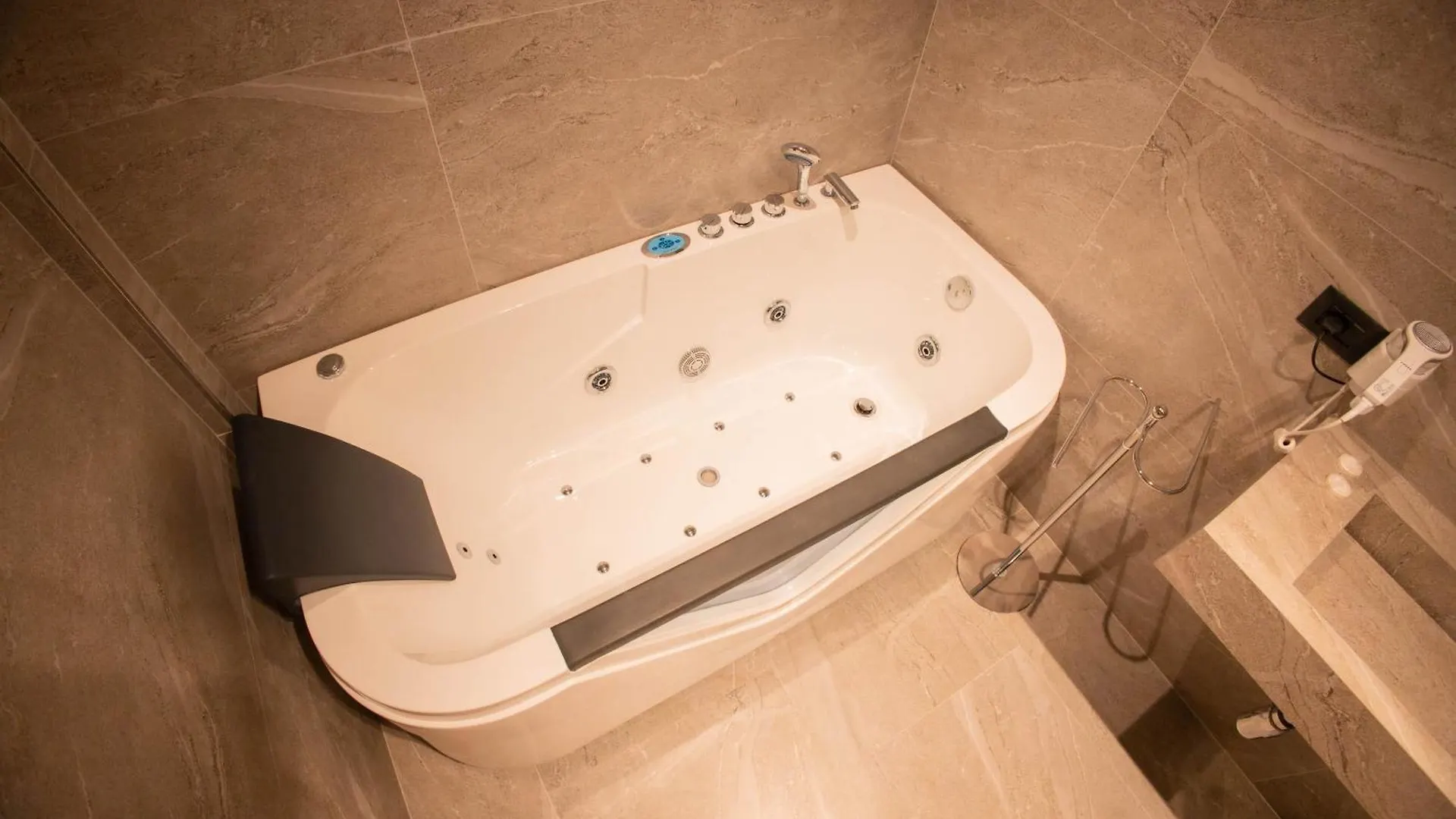 Hotel Shpija E Gjyshit Canaj 3*,  ألبانيا