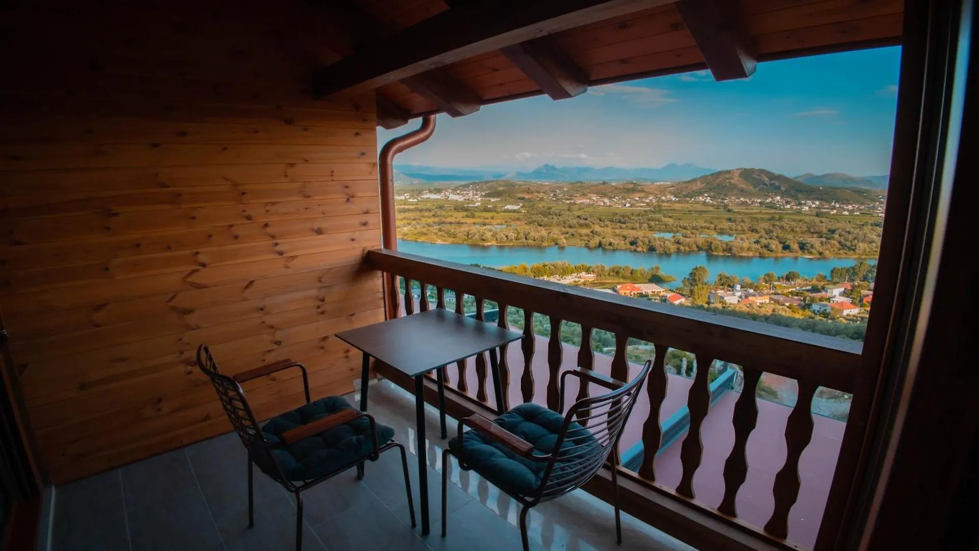 Hotel Shpija E Gjyshit Canaj
