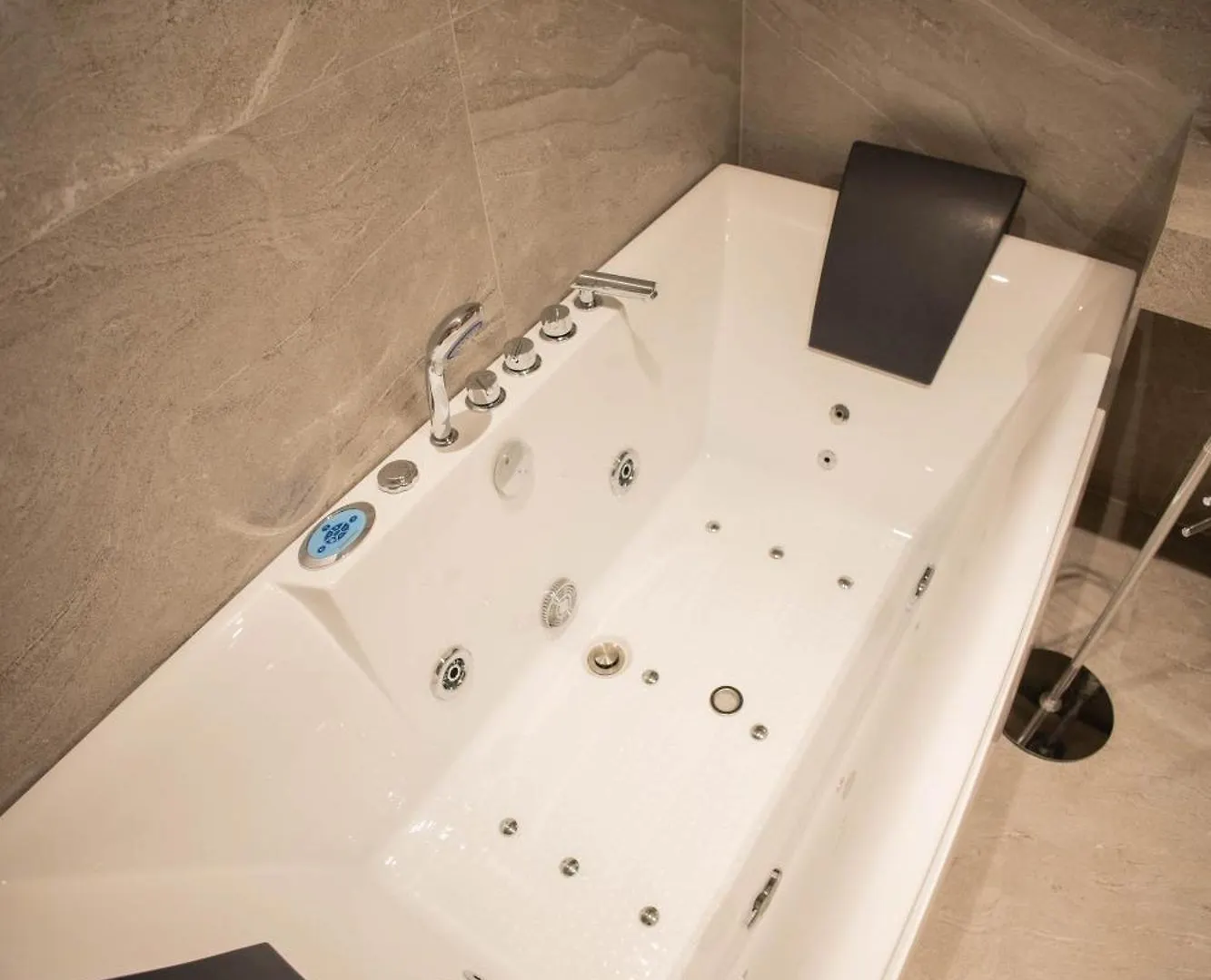 Hotel Shpija E Gjyshit Canaj