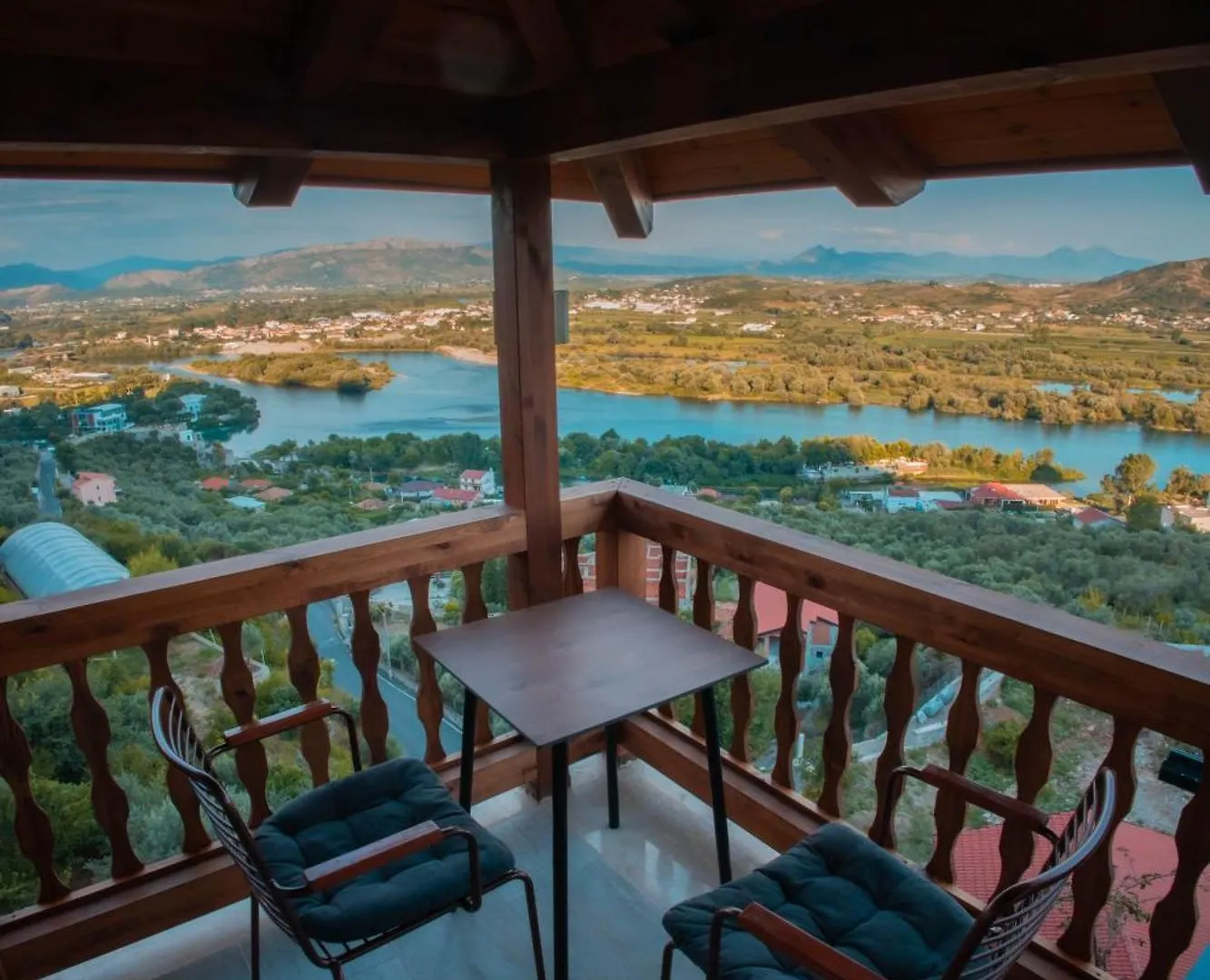 Hotel Shpija E Gjyshit Canaj