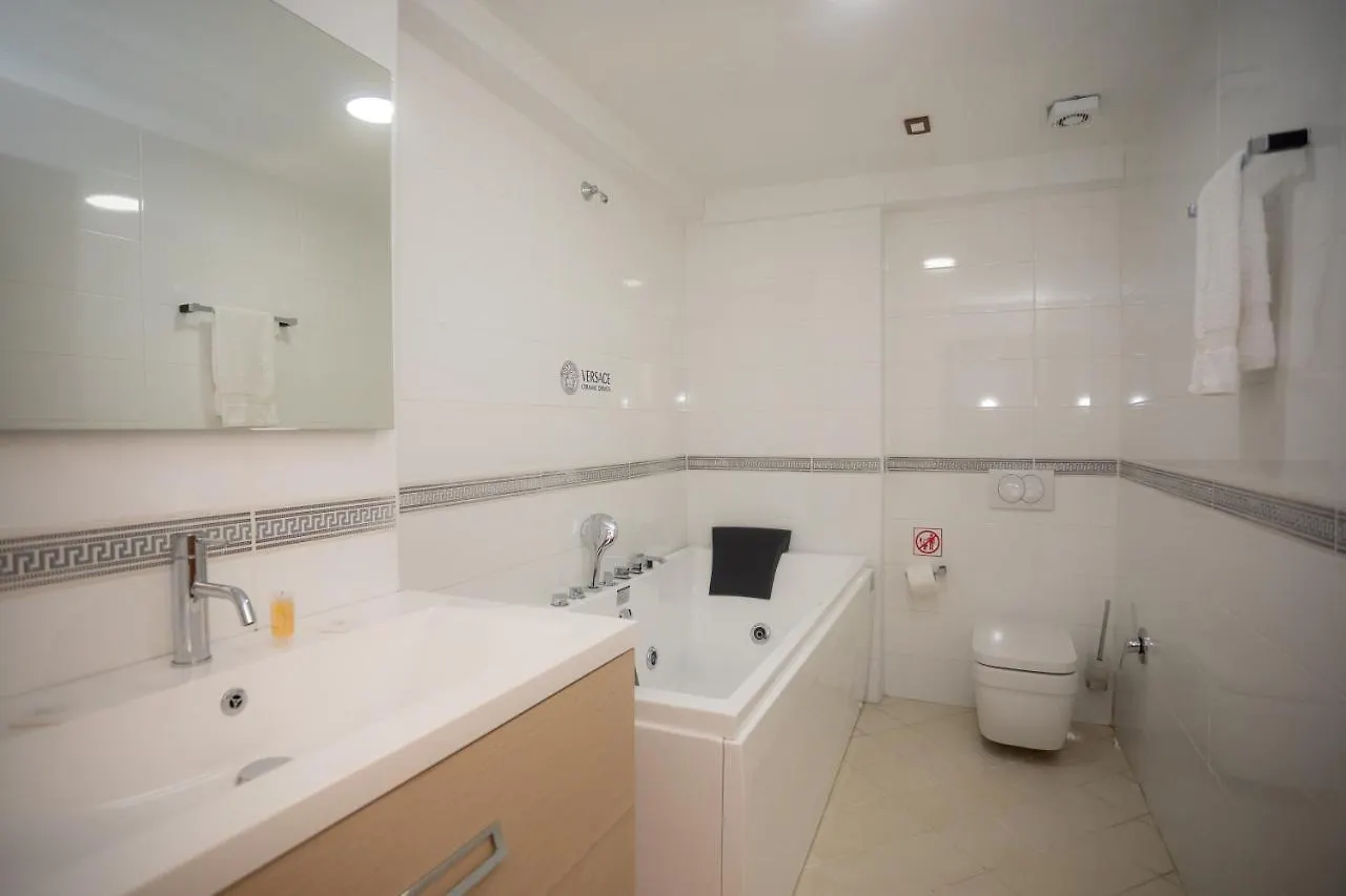 Hotel Shpija E Gjyshit Canaj