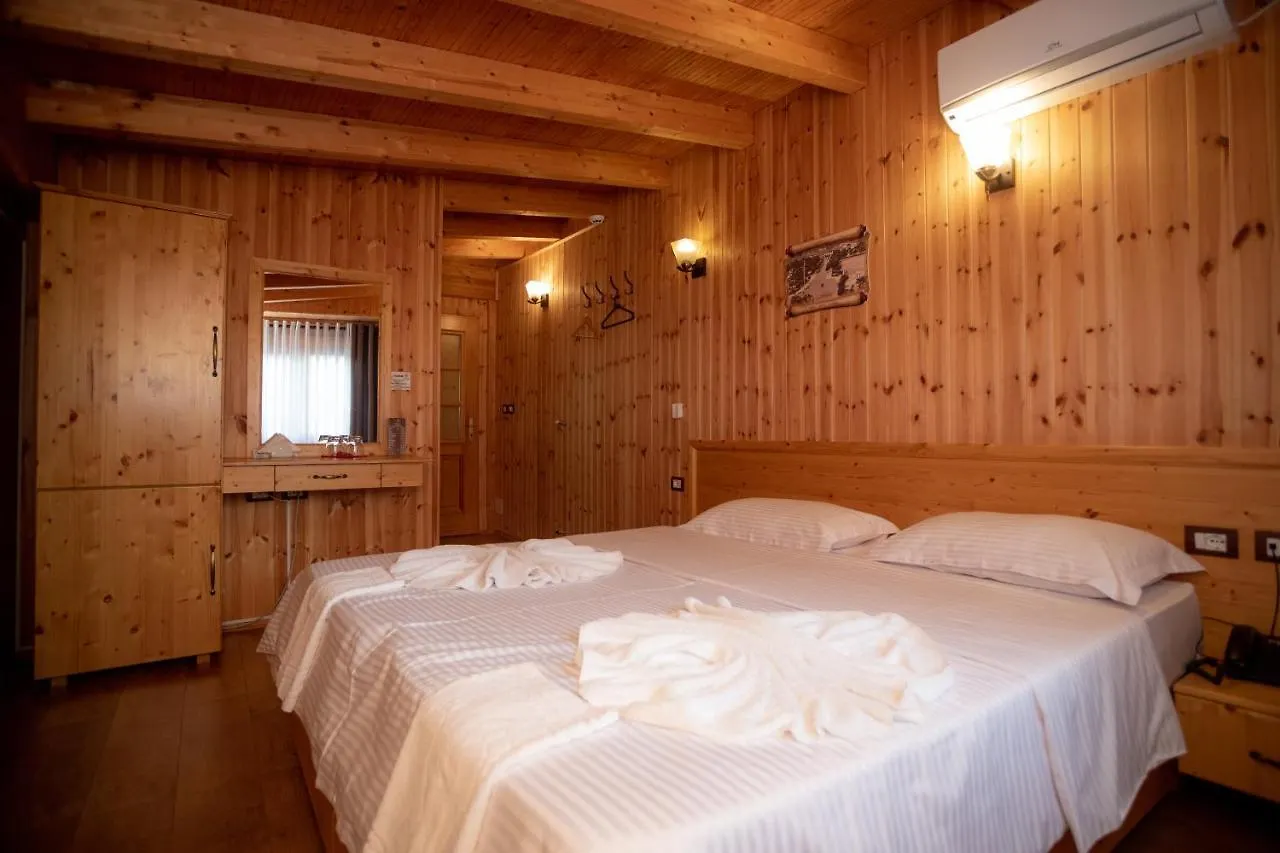 Hotel Shpija E Gjyshit Canaj 3*,  ألبانيا