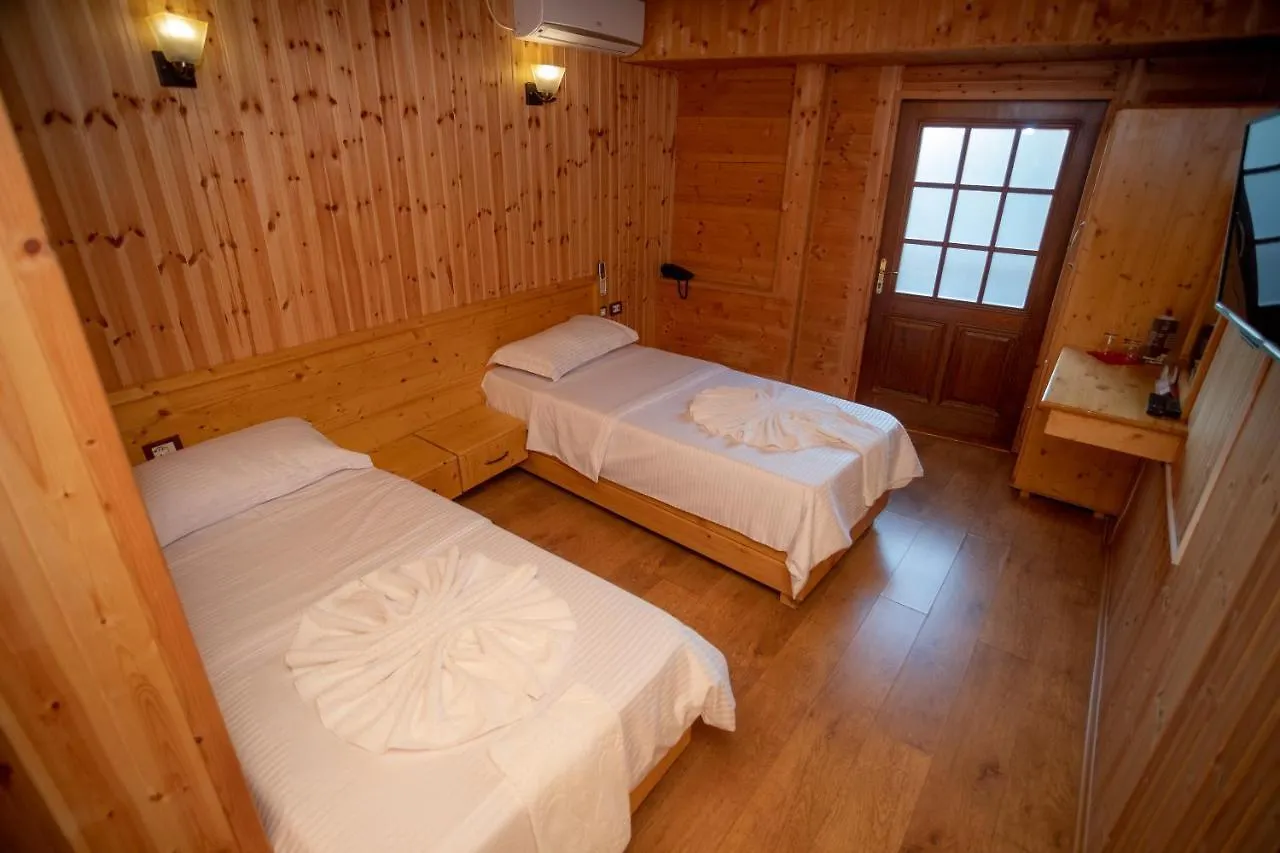 Hotel Shpija E Gjyshit Canaj 3*,  ألبانيا