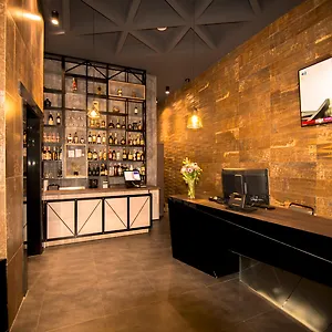 Vh Premier As & Meeting Center فندق تيرانا
